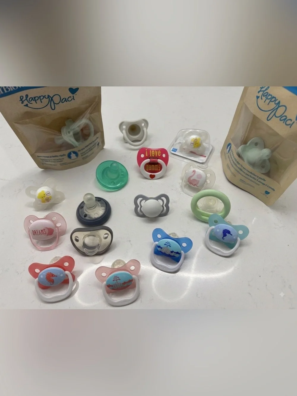 Set of 17 pacifiers used once or never